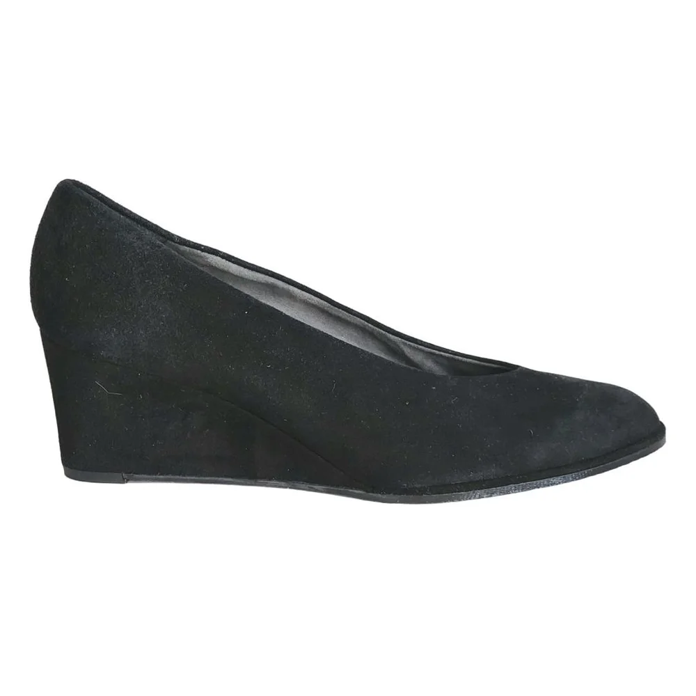 STUART WEITZMAN Black Suede Wedge Pumps Size 8 - Picture 4 of 7